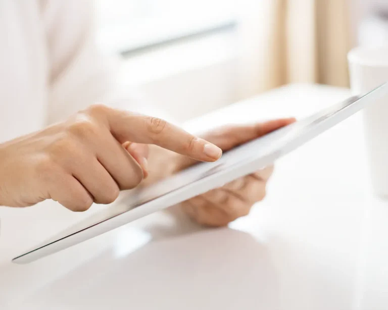 Mobile tablet for seamless direct restaurant ordering and online food orders