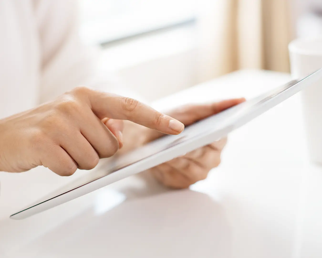 Mobile tablet for seamless direct restaurant ordering and online food orders